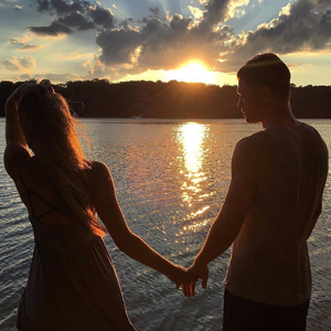 双飞麻将馆老板娘的背景资料
